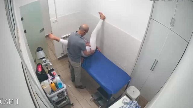 Clinic Deep Pussy Sex – Doctor Licking Video